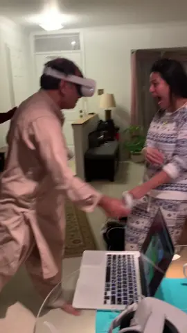 Why did he keep playing 🤣 #vrfails #whatsgoingon #learningsomethingnew #GameNight #helikopter #familytime #OhNo