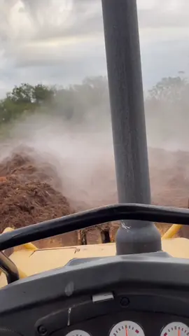 I have to time my gasps for breath cause ya know…open station #florida #citruscounty #bluecollar #inrustwetrust #heavyequipment #janky #LifeIsGood #bulldozer #caterpillar #cat