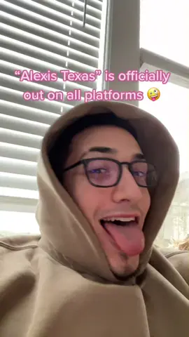 Whos bumping “Alexis Texas”🤷🏻‍♂️ #lilesso #alexistexas #singer #songwriter