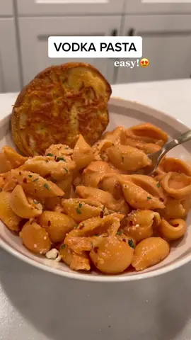 Dinner tonight is my favorite, vodka pasta!! 😍