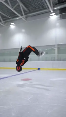 Если кататься на коньках в праздники, то только так😎  #figureskating #фигурноекатание #лед #recs #gdriveteam