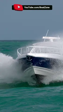 😎😜 #boatzone #haulover #hauloverboats #trending #onlyinmiami #boatfails #boatsgonewild #challenge #speed #powerboats #boatstuff #boatfail