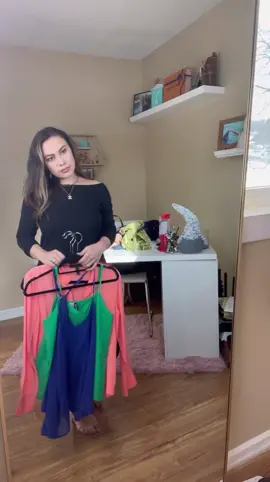 Neutrals for me please. #iwillnotputcoron #neutralsonly #neutraloutfit #clothingcolors #itsjustnotwhoiam #neturaloutfits #blackoutfit #fashionblogger