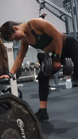 Does she lift more than you? #Fitness #GymTok #workout #trending