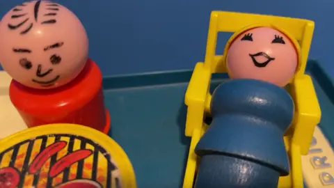 Adventure on the Sea #fisherpricetoys #fisherpricelittlepeople #80stoys #70stoys #80skids #70skids #retrotoys #vintagetoys #80s