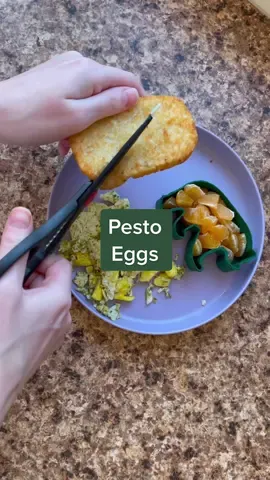 Reply to @amandatiffany1 🤍🤍🤍 Pesto Eggs for my 22 month old #momlife #toddlerbreakfast