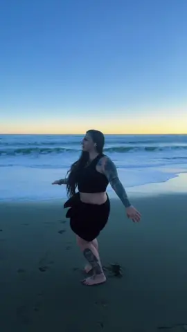 Had to hit it at the beach one time! #bangbangchallenge #pacifica #californiaadventure #california my favorite song now @tilly.ah.e.ah 😂