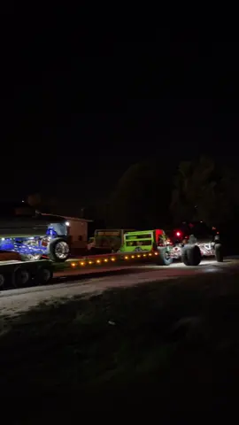 Lifted truck towing lifted truck 🤠 YT video up 🔥 #fyp #boostofhope