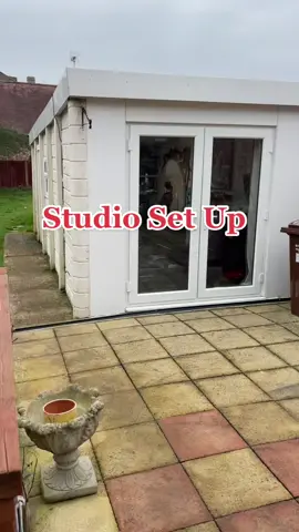 Best thing I ever did 🎨 #studiotour #dayinthelife #dayinthelifeofanartist #tiktokartist #fyp #creator #artist #artstudio #studio #painting #setup