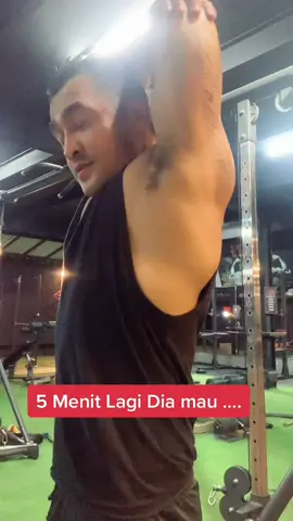 5 menit lagi 😜😜🤣 #Toha #Tiktok #Gym