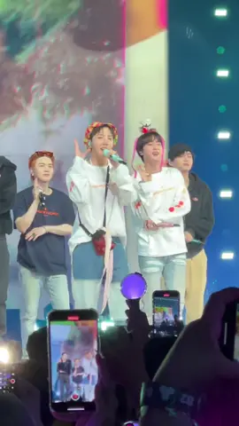 #bts #kimtaehyung #btsv #hobi #permissiontodanceconcert Day 1 PTD they are so cute💜