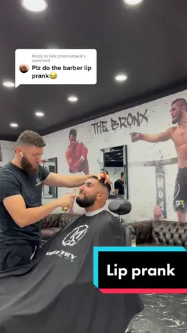 Reply to @hatcatfatmatback he didn’t notice at first 😂 share and follow my instagram 🙌🏽 #ministrybarbers #sydney #Australia #america #foryoupage #fyp #4u #tiktokaustralia #foryou #podcast #prankster #pranks #barbering #fypシ #tiktokarab #tiktokindia #barbers