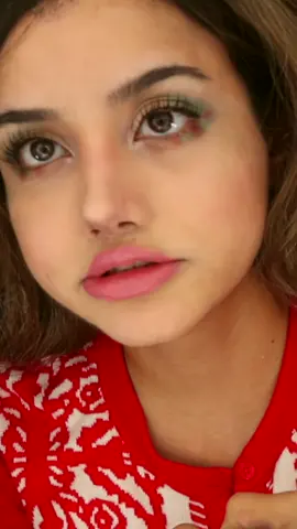 Chewing gum while applying eyeshadow on you 🎨 #asmr #asmrsounds #asmrgumchewing #asmrchewinggum #asmrvideo #asmrtiktoks #asmrmakeup #asmrsleep