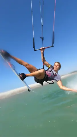 Paradise ?? (? @stinokiteboarding IG) #extreme #unreel #kiteboarding #watersports #sendit