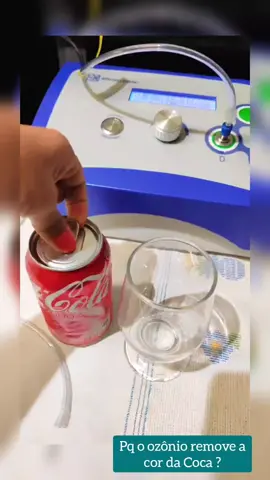 Ocorreu uma oxidação com o corante caramelo IV do refrigerante.