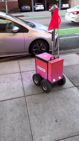 Coco in town. #Foodie #santamonica #beachcity #california #delivery #robot #shippers #cutestuff #january #2022 #coco