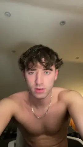 i farted and didnt know my mic was on😭