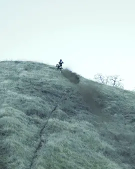 could you go over? @austinteyler putting in some fresh tracks on his #rmz450 ? #motoclimb #suzuki  #austinteyler #moto #wideopen #bighill #motorsports