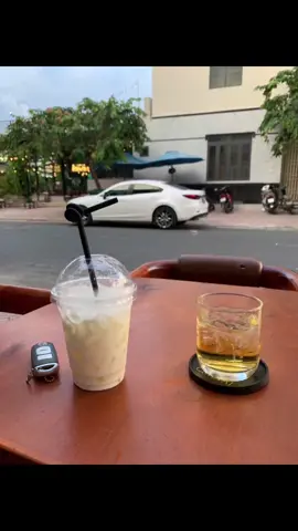 Cafe sáng một mình... #cafe #cafemotminh #cafeteria