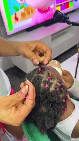 Kids / toddlers easy rubber bands hairstyle #protectivestylesforkids #childrenhairstyle #kidsoftiktok #olivia_chukwu