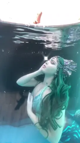 some little clips during my photoshoot yesterday 🧜🏻‍♀️ #mermaid #professionalmermaid #photography #underwaterphotography #underwater #fyp #foryou