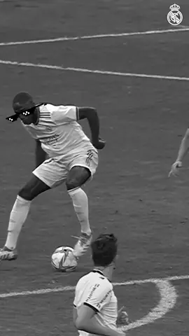 😎 F̶e̶r̶l̶a̶n̶d̶ Zinedine Mendy 😎 #skills #realmadrid #halamadrid #supercopa #fcbarcelona #ElClasico #clasico #thuglife #regate #waitforit #wow #fyp