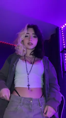 I need someone to show me😳#fyp #mommymilkers #xyzbca #emo #bi