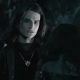 esse é o casal que vcs tanto idolatram?🤔#mircovladimoff #daisyobrian #chicavampiro #chicavampirobrasil #chicavampiroedit #xyzbca #fyyyyyyyy #🏳‍🌈