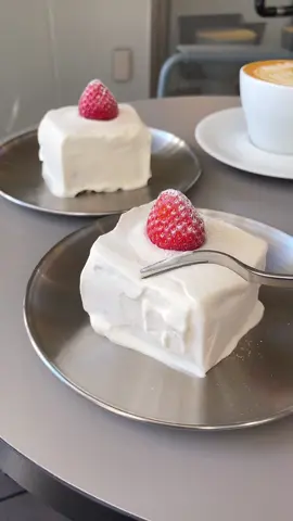 表参道駅近のカフェまとめ！リツイート機能がシェアのとこに実装されてるけどみんな使える？🍰 #東京グルメ