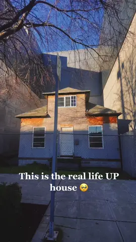 I never knew it was actually real <3 #up #uphouse #disneymovies #disneyup #seattlewashington #thingstodoinseattle