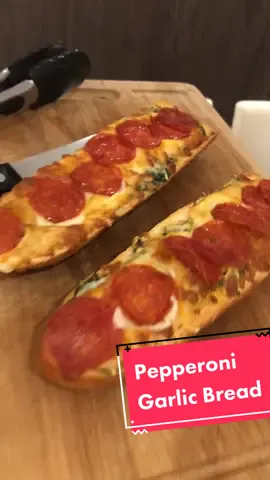 #foodtiktok #tiktokfoodie #recipesoftiktok #Recipe #recipes #Foodie #FoodLover #foodies #pepperoni #garlicbread #trending #machocarnivoro