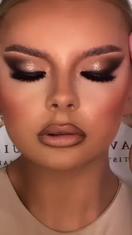 lo_lavxo(IG) slayed this look#makeu919 #eyeshadow #tutorial #makeup #eyeshadowtutorial #xyzbca #makeuptutourial #glam #eyelashes #beautiful