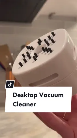 Only lost points because it’s advertised as rechargeable but only takes batteries #desktopvacuumcleaner #amazonhomefinds #cleaningtiktok