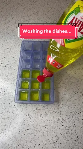 Washing the dishes hack 👍 #washingdishes #LifeHack #creative #fypシ