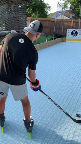 Backyard 2 puck heaven🏒🚨 #hockey #backyardtraining #hockey2puck #fyp #hockeytiktoks #hockeytiktok #foryou #2puck #breakaway