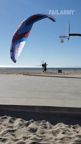 Classic case of failure to launch.😅#FailArmy ..#paragliding #fails #funnyfail #failvideo #paraglidingfail