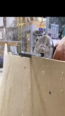 Free-handing a router, same Metabo, great router #woodworking #satisfying #satisfyingvideo #smoothlikebutter #accuracy #precision #closeup #freehand