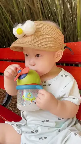 #cutebaby #foryoupage #babiesoftiktok #cuteness #drinkwater #baby #lovebabyboy