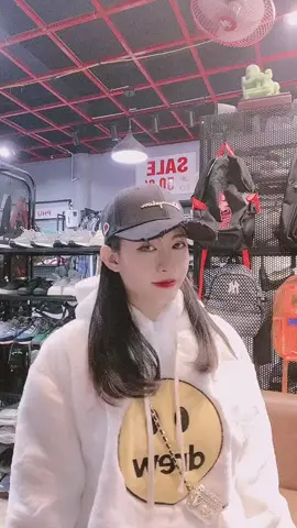 Thằng Hầu 💃✌️.                                             #tiktok #dance #challenge #foryou #flowme #chuhảiyến