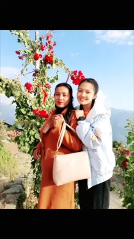 chokchokma ahikura chaldo ho hamlai dekhada sabko man jaldoho😀😂😍😘@sirzanabishwokarma2 @its__me__bipana_ @nishabisowkarma #sistersforever