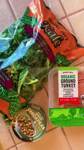 Dinner is served 💅🏾 #kale #groundturkey #chickpeas #cheese #hempsead #grapseedoil