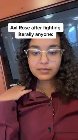 I see you Mr. I wanna fight Vince Neil #80srock #classicrocktiktok #classicrock #glammetal #hairmetal #80s #1980s #gunsnroses #axlrose #izzystradlin