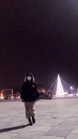 Tết nma có cây thông 😀 Dc: @gnudnat                                                 #fypシ #xuhuong #conbuomxuan