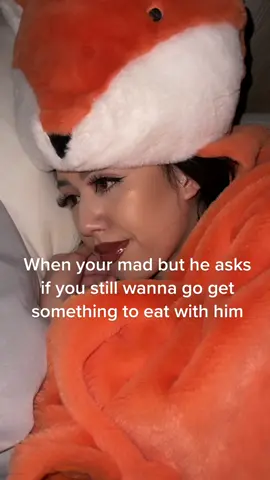 Who can say no to food ? #fyp #funny #trending #viral #couple #relationshipgoals #couplecomedy #relatable #jokes #foryou