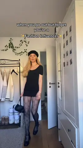 let me change real quick 😮‍💨 #whyarentyouinuniform #euphoriahighschool #fashioninfluencer #trend #outfitinspiration