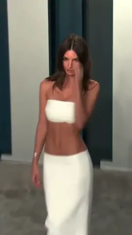 No thoughts except for #emilyratajkowski in a custom dress designed by herself at the Oscars after party 🤍 #fyp #foryou #fashion #model #redcarpet