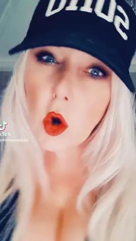 #kylieminogue #itsinyoureyes #HowDoYouHUGO #CloseYourRings #fypシ゚viral #foryou