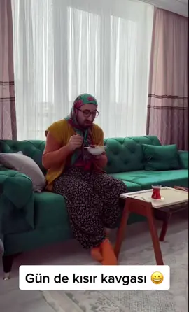 Güne adam aranıyor var mı katılan😀  #eğlen #keşfet #gün #kadınlarınsesi #evhalleri