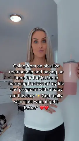 I’m out here living though 😍❤️ #bestdayever #happiestyearofmylife #pregnancyreveal #husbandandwife #overcomingtrauma #babydaddy #babymomma #fyp #elfitup