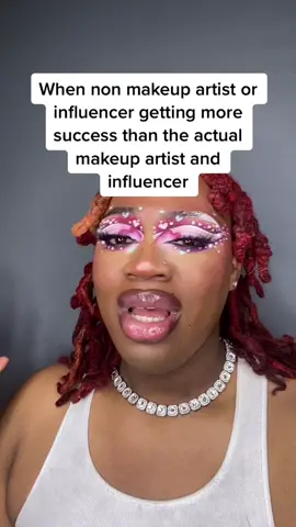 #makeup #mua #influencer #elfitup #fyp